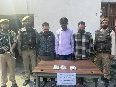 गांदरबल पुलिस ने तीन हेरोइन तस्कर दबोचे, दुमकदल चौक पर नाका चेकिंग में हुई कार्रवाई