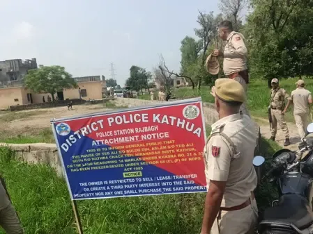 जम्मू-कश्मीर: कठुआ में ड्रग तस्कर मोहम्मद असलम की 86 लाख रुपए की संपत्ति कुर्क