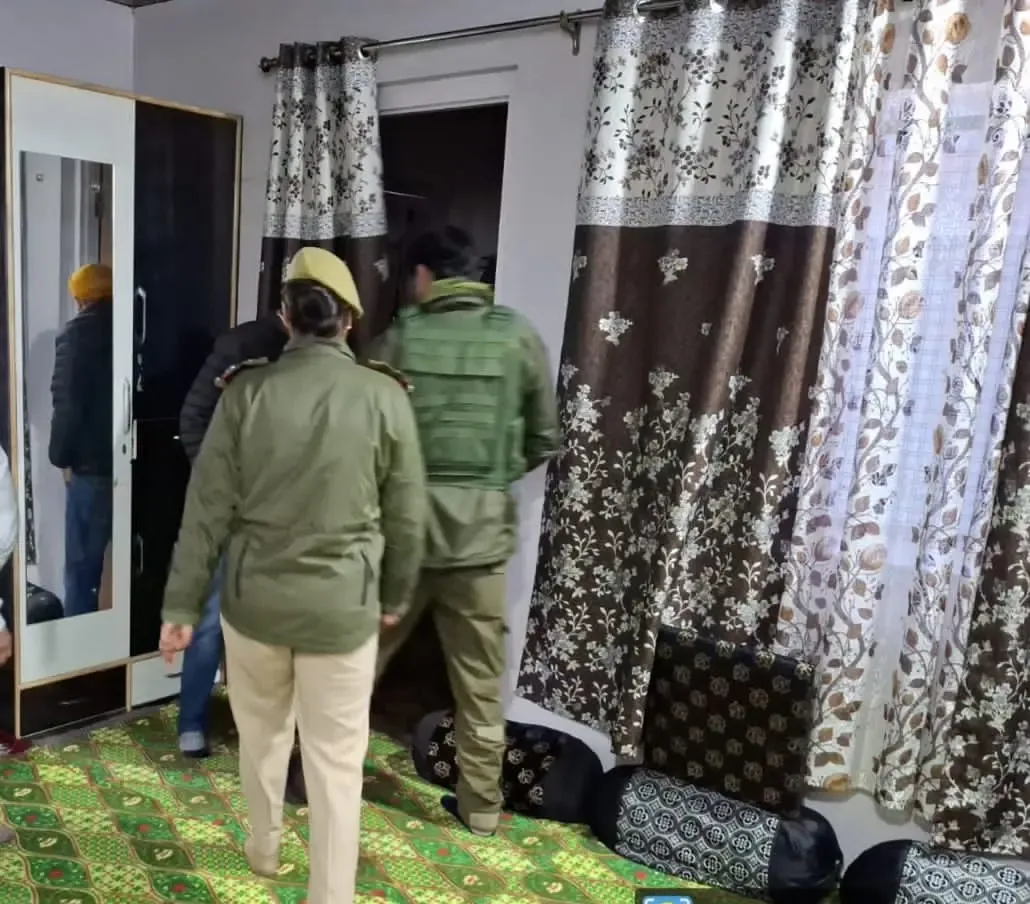 क्या जम्मू-कश्मीर में कुलगाम और डोडा में आतंकी नेटवर्क पर पुलिस का बड़ा प्रहार हुआ?