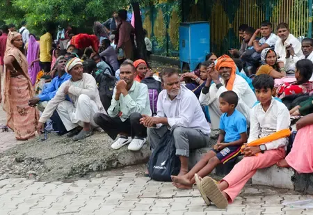 जम्मू-कश्मीर में चार दिनों बाद खिली धूप, मौसम में सुधार से लोगों ने ली राहत की सांस