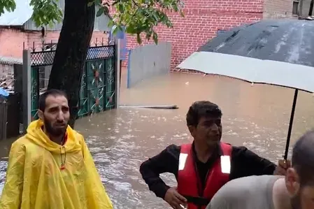 शोपियां के पेहलीपोरा में बादल फटा, कई घर-पशुशालाएं जलमग्न; 4 अगस्त तक J&K में भारी बारिश का अलर्ट