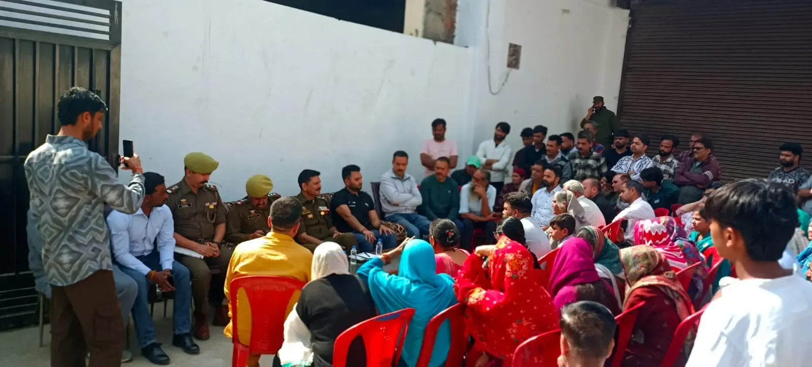 राजीव नगर में पुलिस और समुदाय की बैठक: ड्रग्स के खतरे पर जागरूकता की जरूरत