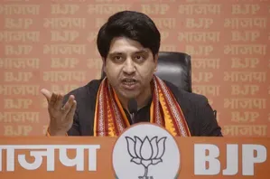 जम्मू-कश्मीर स्टेटहुड विरोध पर BJP का पलटवार: पूनावाला बोले- 'सेपरेटिस्टों को दावत दी जा रही है'