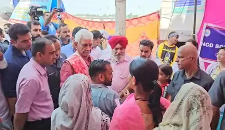 जम्मू : उपराज्यपाल मनोज सिन्हा ने बाढ़ प्रभावित लोगों से की मुलाकात 