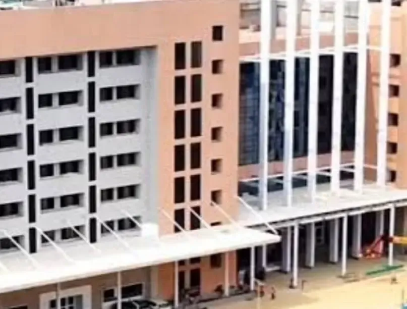 जमशेदपुर के एमजीएम अस्पताल में युवक ने चौथी मंजिल से कूदकर अपनी जान दी