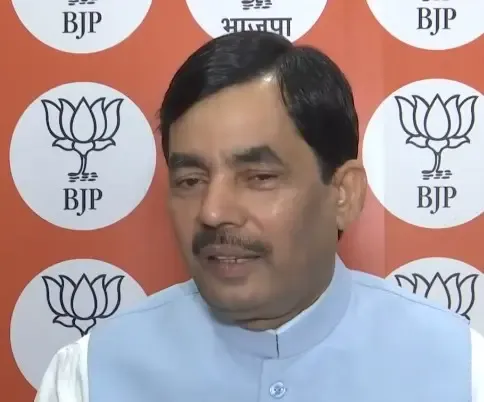 टीएमसी के गुंडों को 29 अप्रैल तक आत्मसमर्पण करना चाहिए: शाहनवाज हुसैन