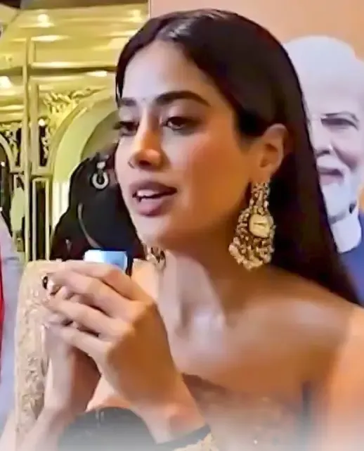 What Makes Janhvi Kapoor Inspired by PM Narendra Modi's Life in ‘Mera Desh Pehle’?
