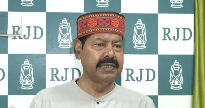 यूपीआई चार्ज पर राजद विधायक भाई वीरेंद्र का NDA पर हमला: 'जनता की जेब खाली कर रही सरकार'