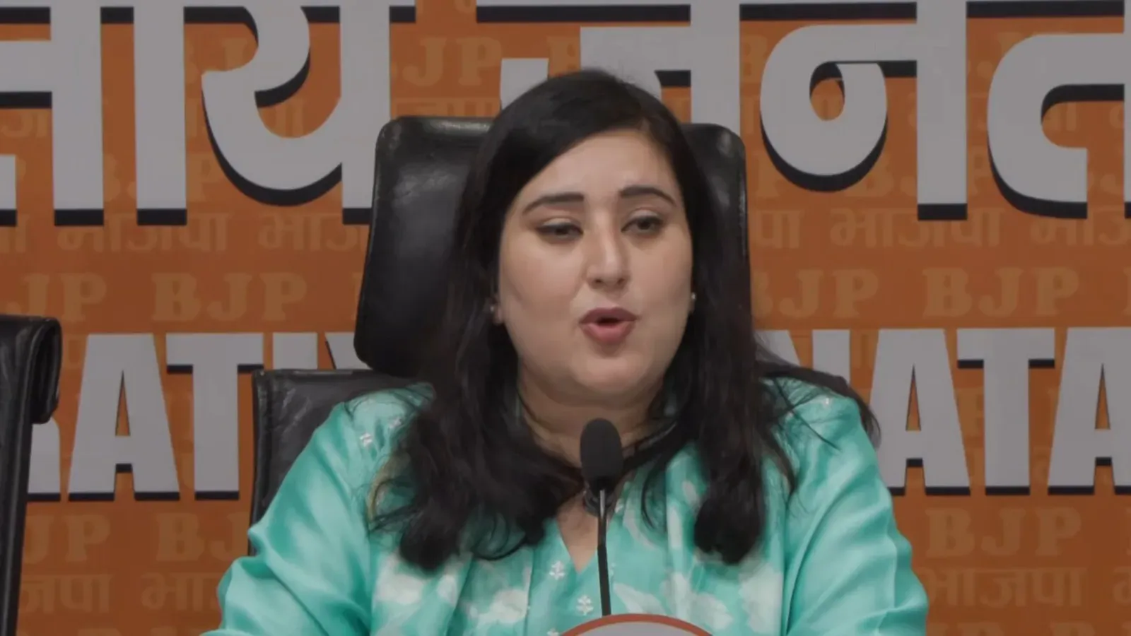 जंतर-मंतर प्रदर्शन का राजनीतिकरण हुआ, विपक्ष ने छात्रों को औज़ार बनाया: बांसुरी स्वराज