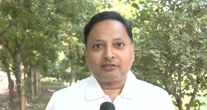 जंतर-मंतर डी-नोटिफिकेशन पर सुप्रीम कोर्ट में याचिका, सपा बोली— सरकार डरी हुई है; जदयू ने किया बचाव