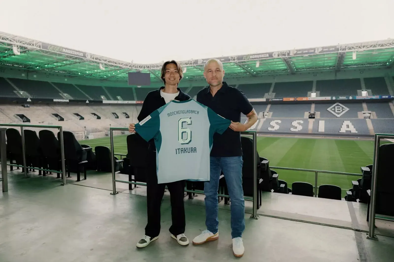 Ko Itakura rejoins Borussia Monchengladbach from Ajax on deal until 2030