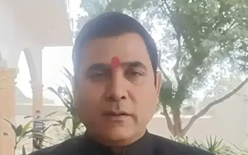 क्या शाहरुख को बांग्लादेश की इतनी चिंता है कि उन्हें भारत छोड़ देना चाहिए?