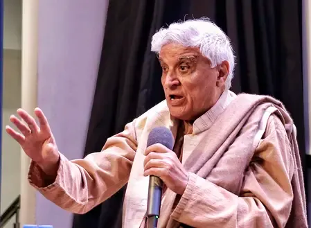 जावेद अख्तर ने की नीतीश कुमार की निंदा, सोशल मीडिया पर पुराने वीडियो को लेकर खुद हो गए ट्रोल