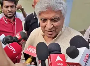 Javed Akhtar says he considers himself very lucky to have worked with
 Shyam Benegal