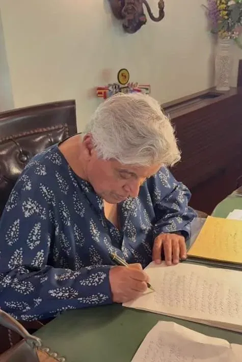 Javed Akhtar spotted writing in Urdu by hand in study glimpse
