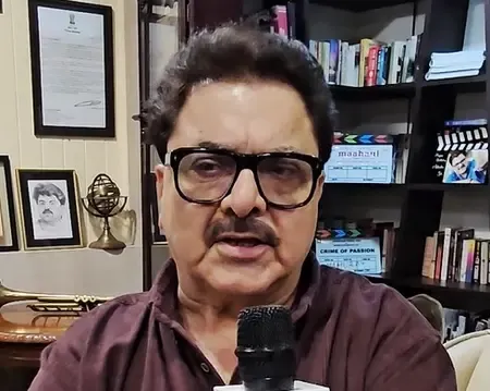 क्या जया बच्चन ने फैन को 'धक्का' देकर सबको चौंका दिया?