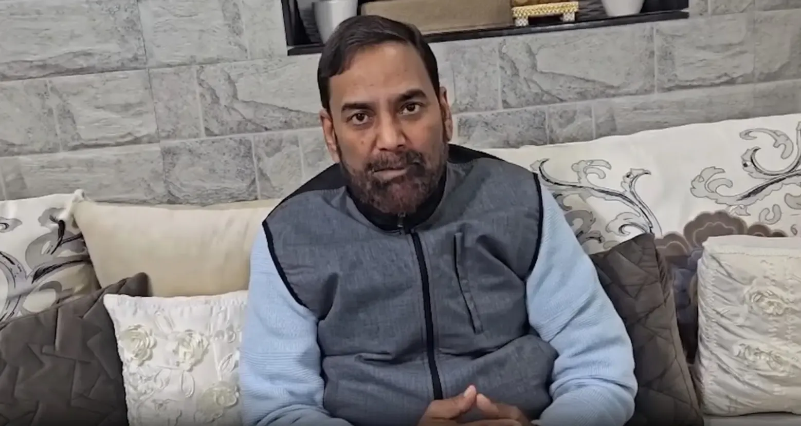 क्या जदयू प्रवक्ता राजीव रंजन प्रसाद ने शशि थरूर की विदेश नीति पर टिप्पणी का जवाब दिया?