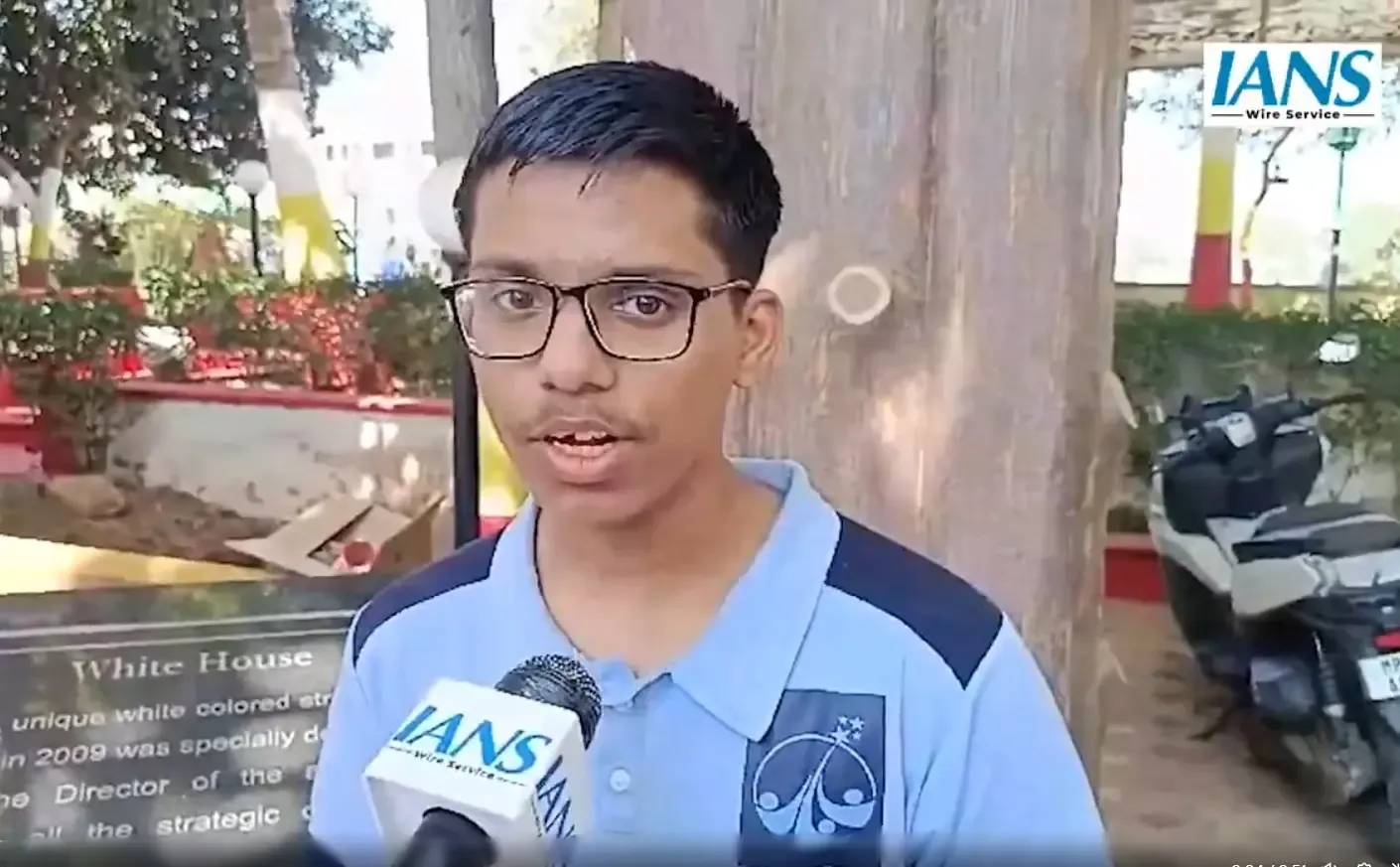 JEE Mains: Burhanpur's Star Majid Husain Attributes Success to Family and Educators