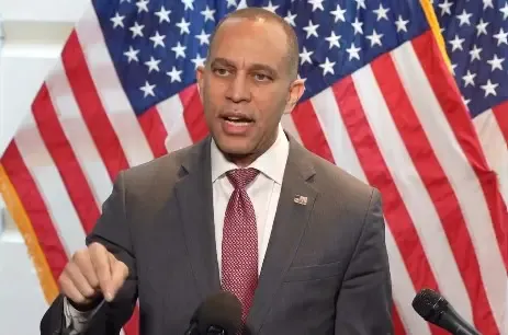 Is Jeffries Sounding Alarm on ICE Actions and Election Regulations Amid Rising US Tensions?