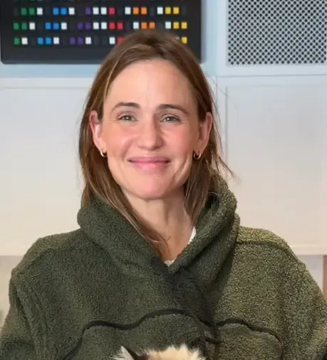 Jennifer Garner Celebrates Reese Witherspoon's 50th Birthday with Heartfelt Saxophone Performance