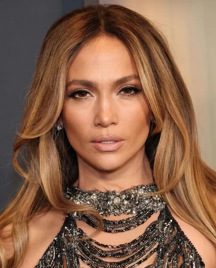 Did Jennifer Lopez Suffer a Facial Injury During AMAs Rehearsals?