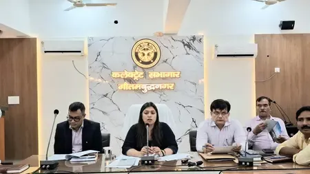 नोएडा एयरपोर्ट लोकार्पण की तैयारियों में तेजी, जिलाधिकारी ने किया निरीक्षण