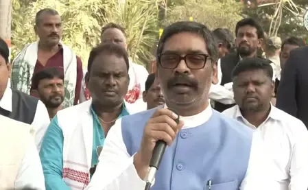 झारखंड : 77 साल पहले 1 जनवरी को हजारों निर्दोष लोगों के खून से लाल हुई थी खरसावां की धरती, शहीदों को नमन करने पहुंचे सीएम हेमंत