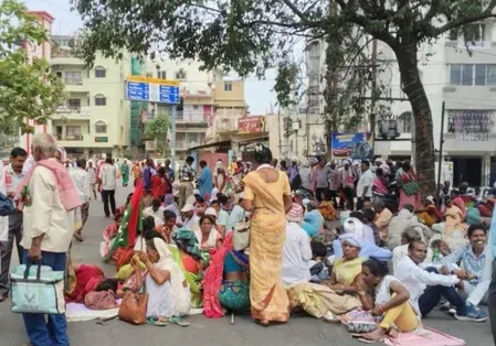 Jharkhand agitators blocked near CM residence in Ranchi, 17 launch hunger strike