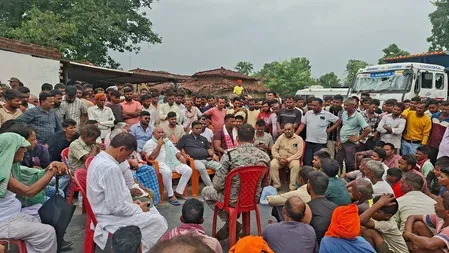 चतरा में कोयला वाहन से सीआरपीएफ जवान लक्ष्मण यादव की मौत, 20 घंटे से अधिक सड़क जाम जारी