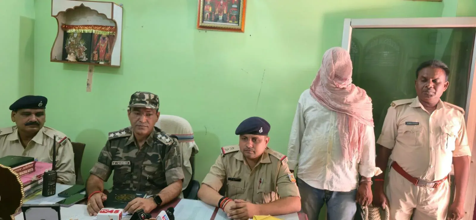 चतरा में ₹15 लाख का ब्राउन शुगर बरामद, भुरकुंडा जंगल से तस्कर गिरफ्तार