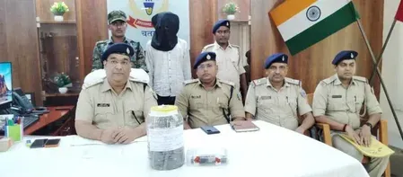 चतरा पुलिस ने ₹17 लाख की अफीम सहित अंतरराज्यीय तस्कर दबोचा, दिल्ली-पंजाब तक फैला नेटवर्क