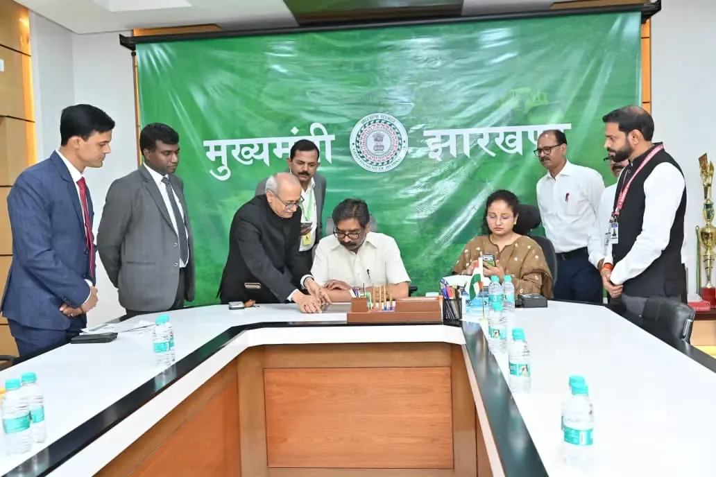 झारखंड CM हेमंत सोरेन ने जनगणना-2027 की स्व-गणना प्रक्रिया पूरी की, झारखंड वासियों से की सक्रिय भागीदारी की अपील
