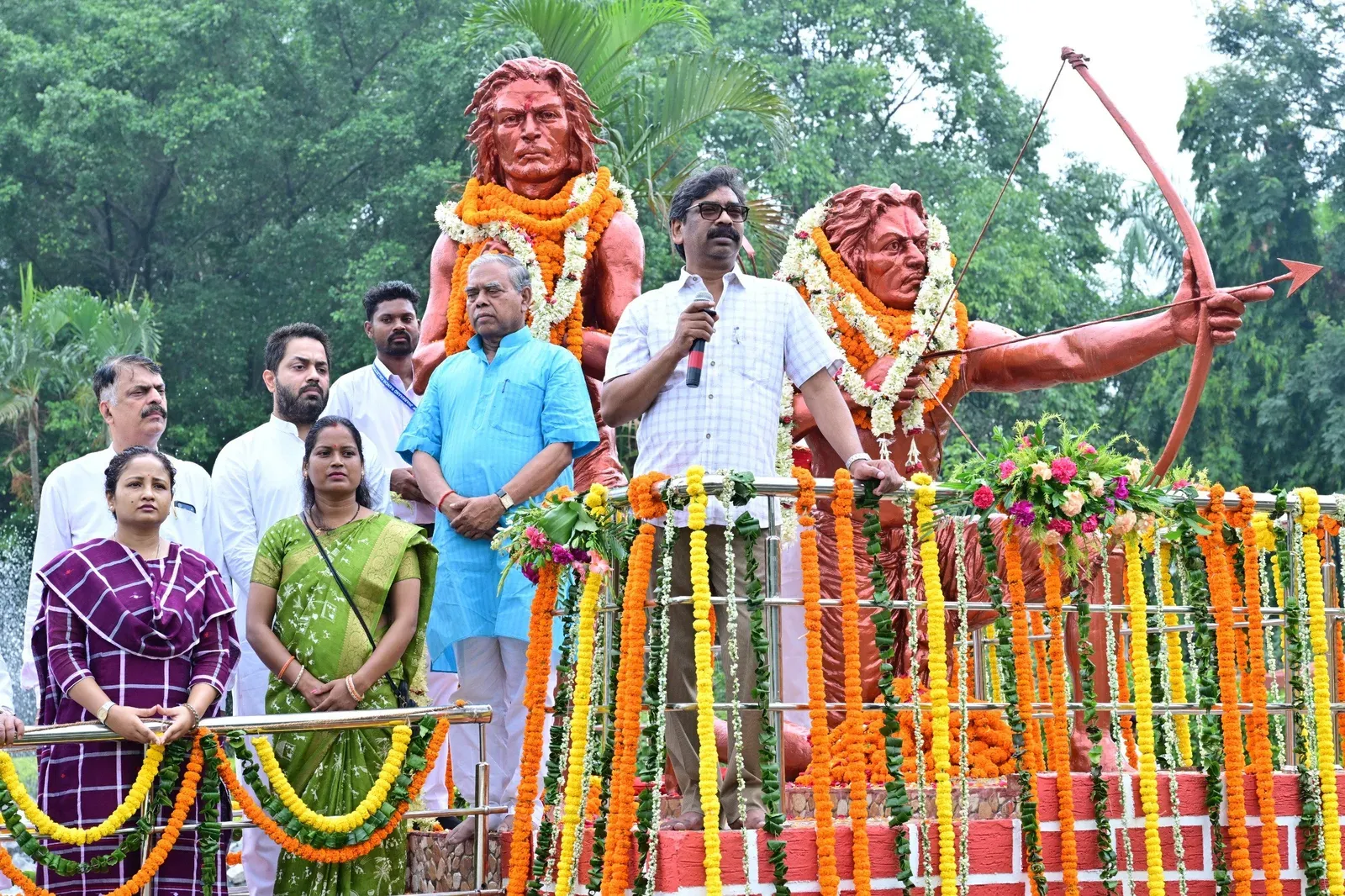 Hul Diwas 2025: Jharkhand CM Hemant Soren, LoP Marandi honour Sidhu-Kanhu martyrs