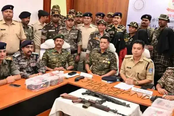 दलमा में नक्सली साजिश नाकाम: तीन इनामी माओवादी गिरफ्तार, AKM-47 समेत हथियारों का जखीरा बरामद