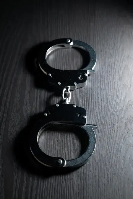 गिरिडीह के घने जंगल में हाईटेक साइबर ठगी का 'कंट्रोल रूम' ध्वस्त, 6 अपराधी गिरफ्तार