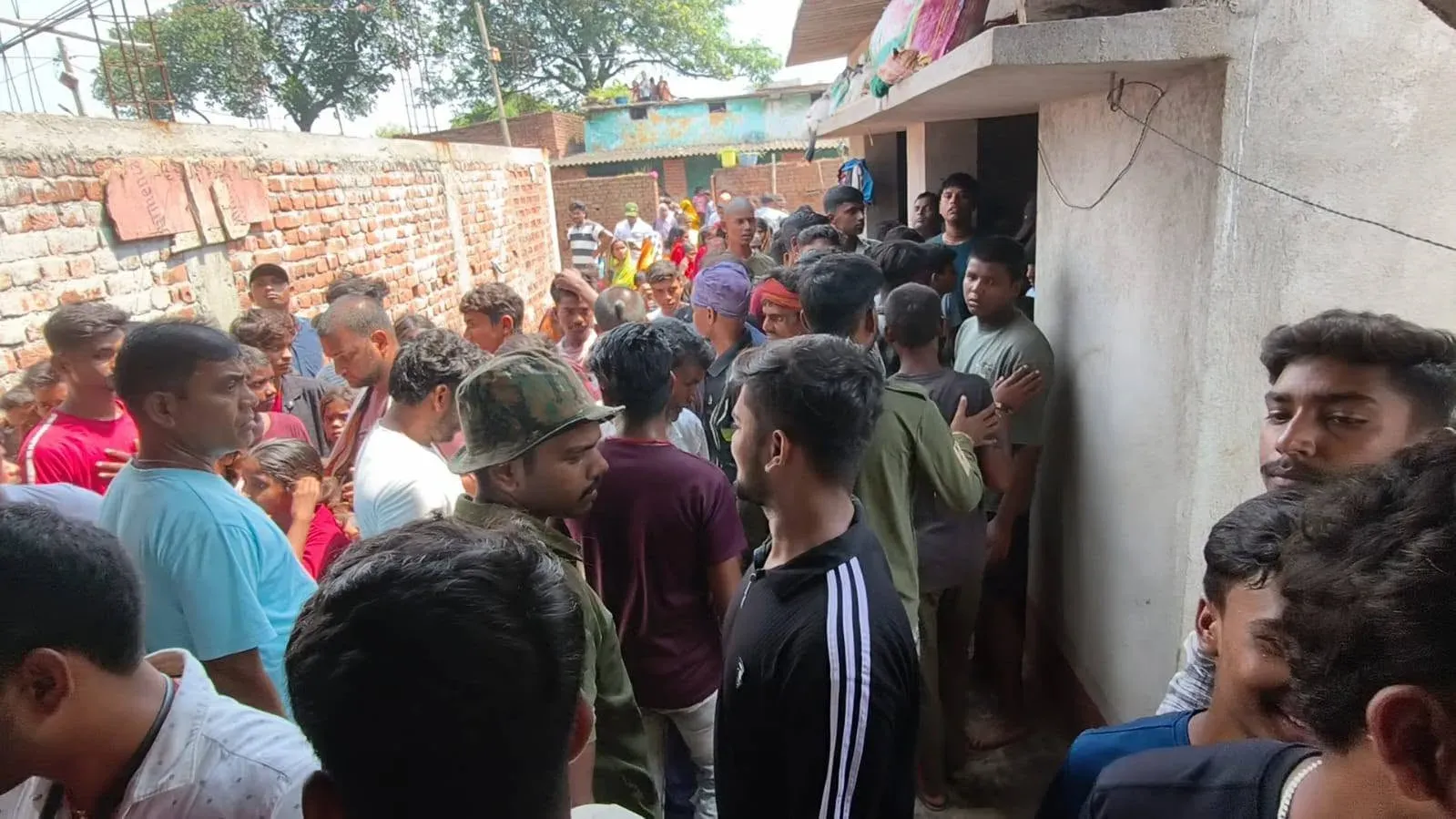 गिरिडीह में पिता ने तीन नाबालिग बेटियों को धारदार हथियार से उतारा मौत के घाट, आरोपी गिरफ्तार