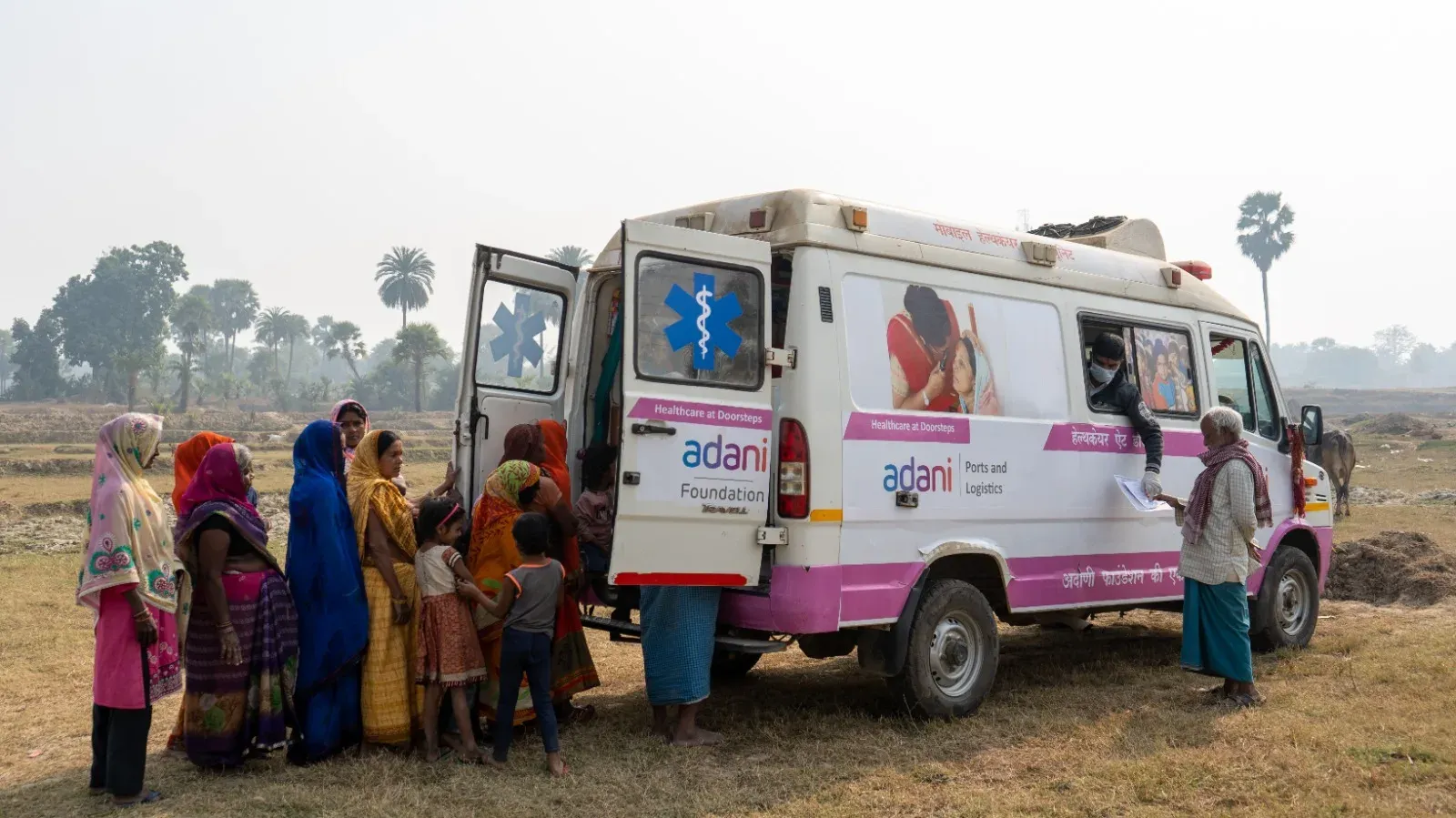 गोड्डा में अदाणी फाउंडेशन की पहल: 74,116 मरीजों का इलाज, 700 किसानों की आय में बढ़ोतरी