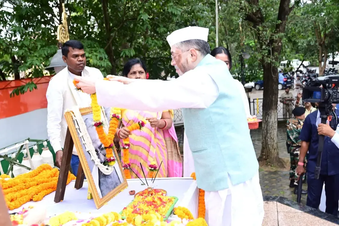 Did Jharkhand Governor and CM Honor Mahatma Gandhi and Lal Bahadur Shastri?