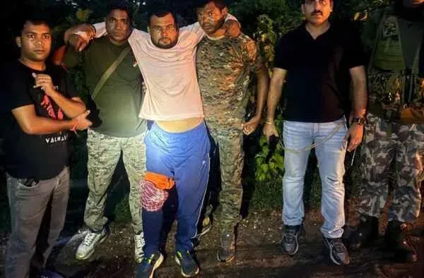 हजारीबाग में प्रिंस खान गैंग से मुठभेड़, एक अपराधी पैर में गोली लगने से घायल; साथी फरार