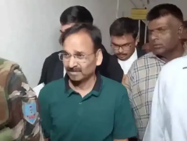 Jharkhand HC rejects IAS officer Vinay Chaubey's bail in Hazaribagh land scam