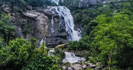 सीता प्रपात झारखंड: 35 मीटर ऊंचा झरना, माता सीता की पौराणिक मान्यता और हर मौसम में अलग छटा