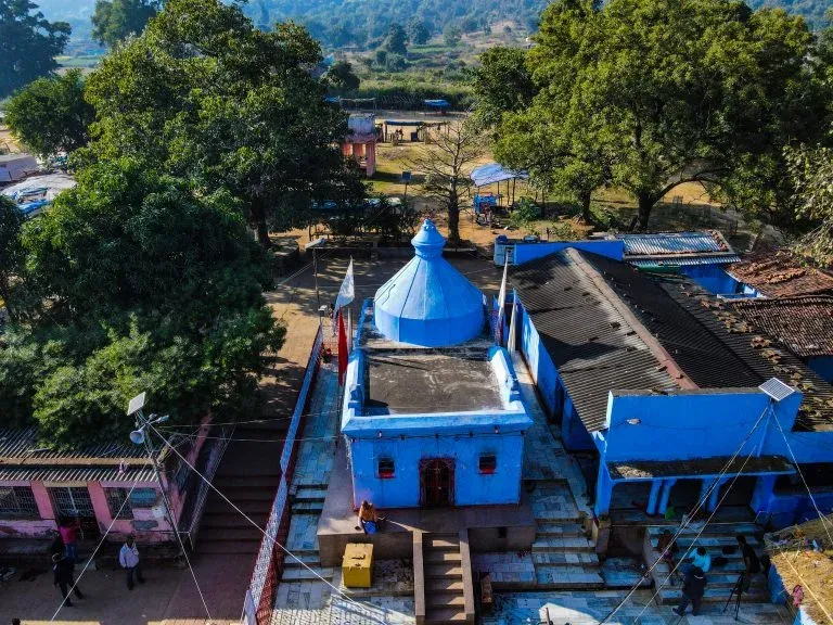 झारखंड के लातेहार में माता उग्रतारा मंदिर: जहां 9 नहीं, 16 दिनों की होती है नवरात्रि