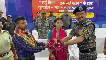 झारखंडः कई वारदातों में वांटेड नक्सली दंपती ने गिरिडीह में किया आत्मसमर्पण