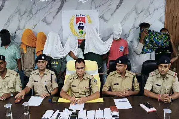 बोकारो साइबर ठगी गिरोह का भंडाफोड़: नौ आरोपी गिरफ्तार, बिहार से जुड़े तार