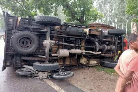 लातेहार में NH-75 पर ट्रक की टक्कर से जीजा-साले की मौत, चालक फरार