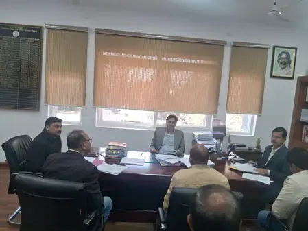 झारखंड में अब मोबाइल ऐप पर उपलब्ध होगी 108 एंबुलेंस सर्विस, प्राइवेट ऑपरेटर भी सरकारी नेटवर्क से जुड़ेंगे