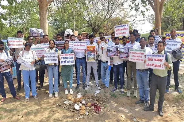 झारखंड के अभ्यर्थियों ने जेटीईटी परीक्षा के लिए किया पैदल मार्च, सरकार को दी चेतावनी