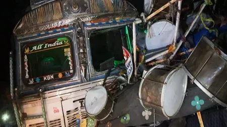 झारखंड: NH-23 पर कोयला ट्रक की टक्कर से 7 की मौत, बैंड पार्टी के सदस्य थे सभी मृतक