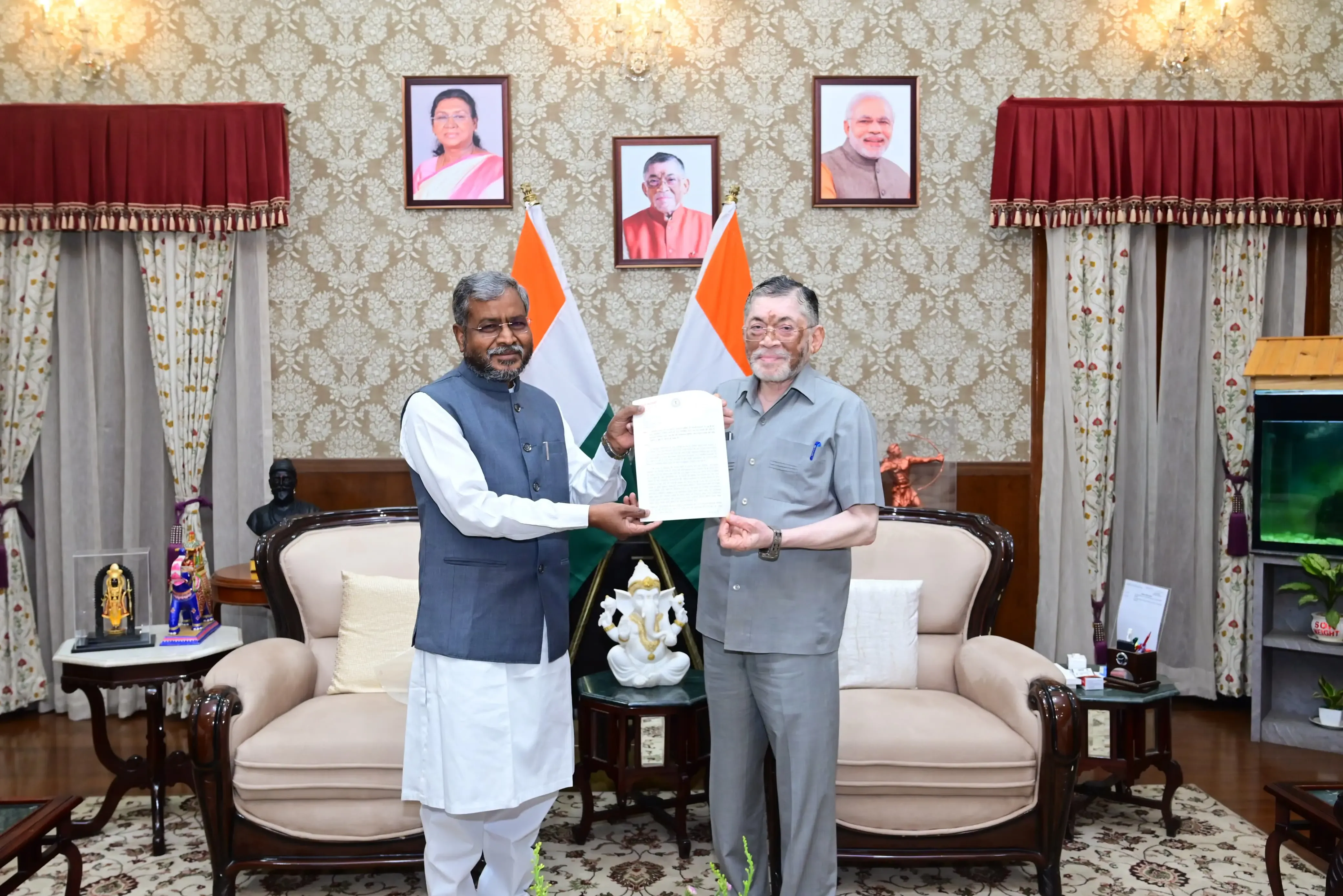 झारखंड में 750 करोड़ के शराब घोटाले की सीबीआई जांच की मांग, बाबूलाल मरांडी ने दी ज्ञापन