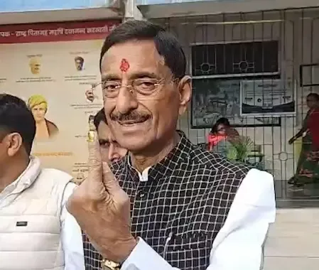 झारखंड निकाय चुनाव में केंद्रीय राज्यमंत्री संजय सेठ ने किया मतदान, भारी बदइंतजामी का लगाया आरोप